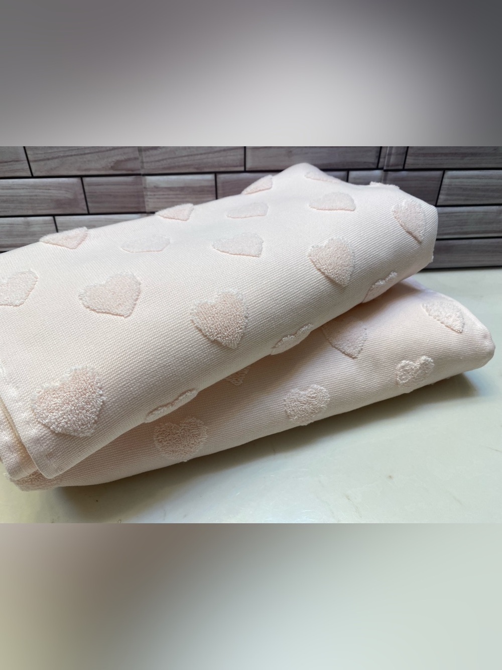 Cupcakes and Cashmere ❤️ 100% Cotton (2) Baby pink  Heart Bath Towels NWT